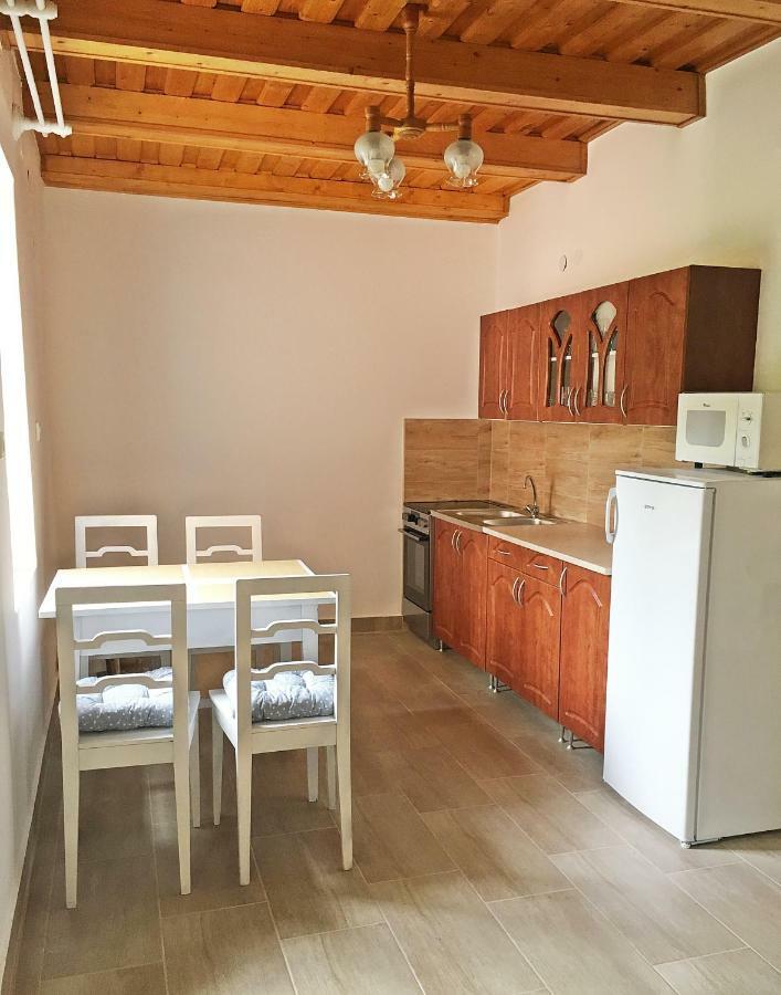 Balatonfenyves - Munkacsy U. 6. Villa Luaran gambar